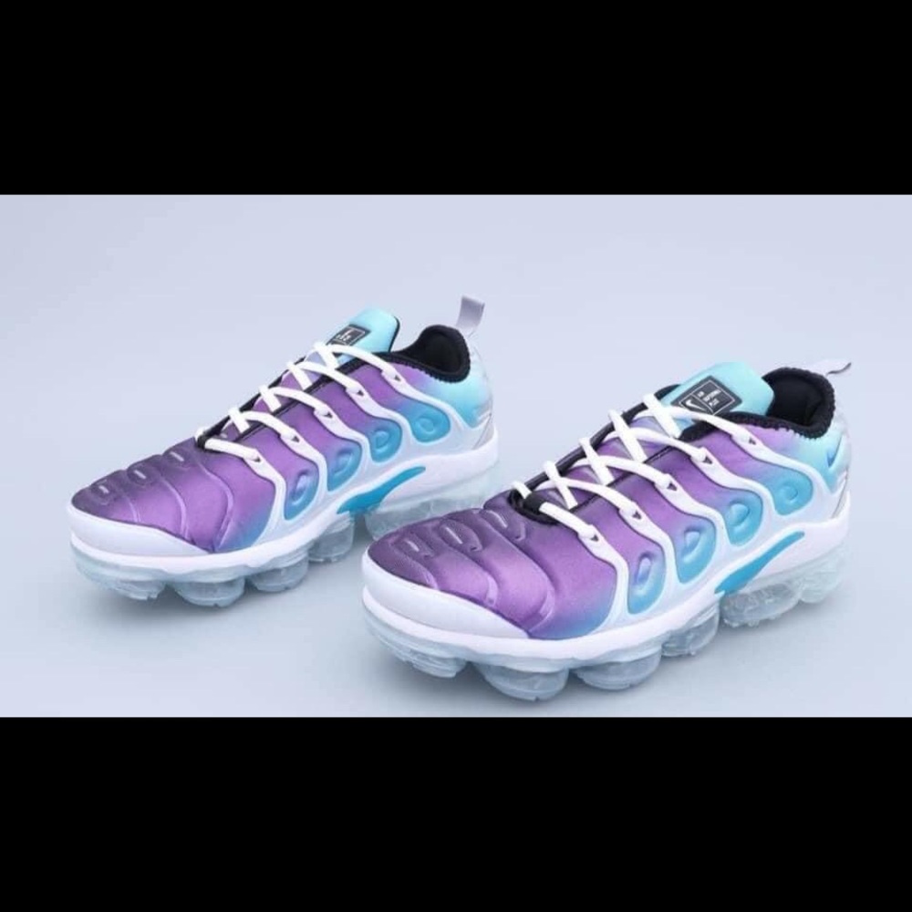Shoes - Picture 2 of 3